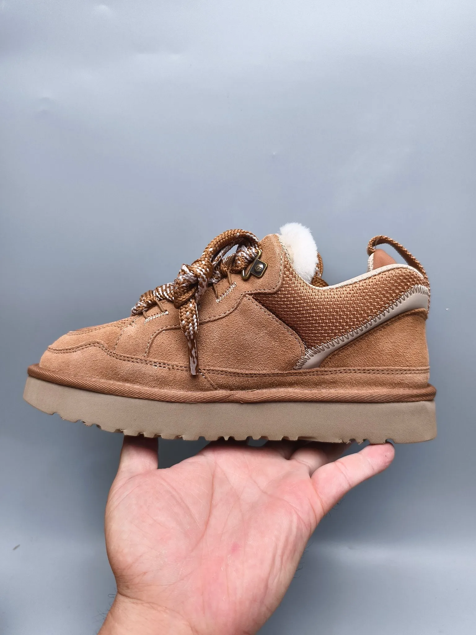 💰640 UGG sheepskin all-in-one snow boots 4032 couple mesh sports and leisure style color: sand black chestnut gray walnut antelope brown white code number: 35-45?